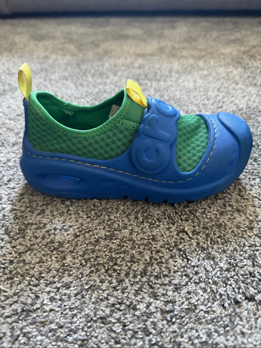 CROCS toes easy
